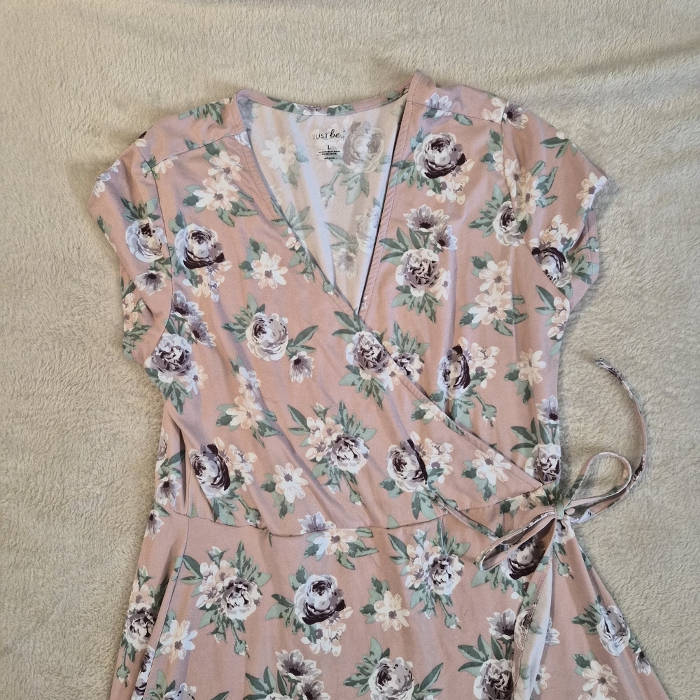 Just Be Floral Midi Dress in Soft Pink. - Picture 2 of 6